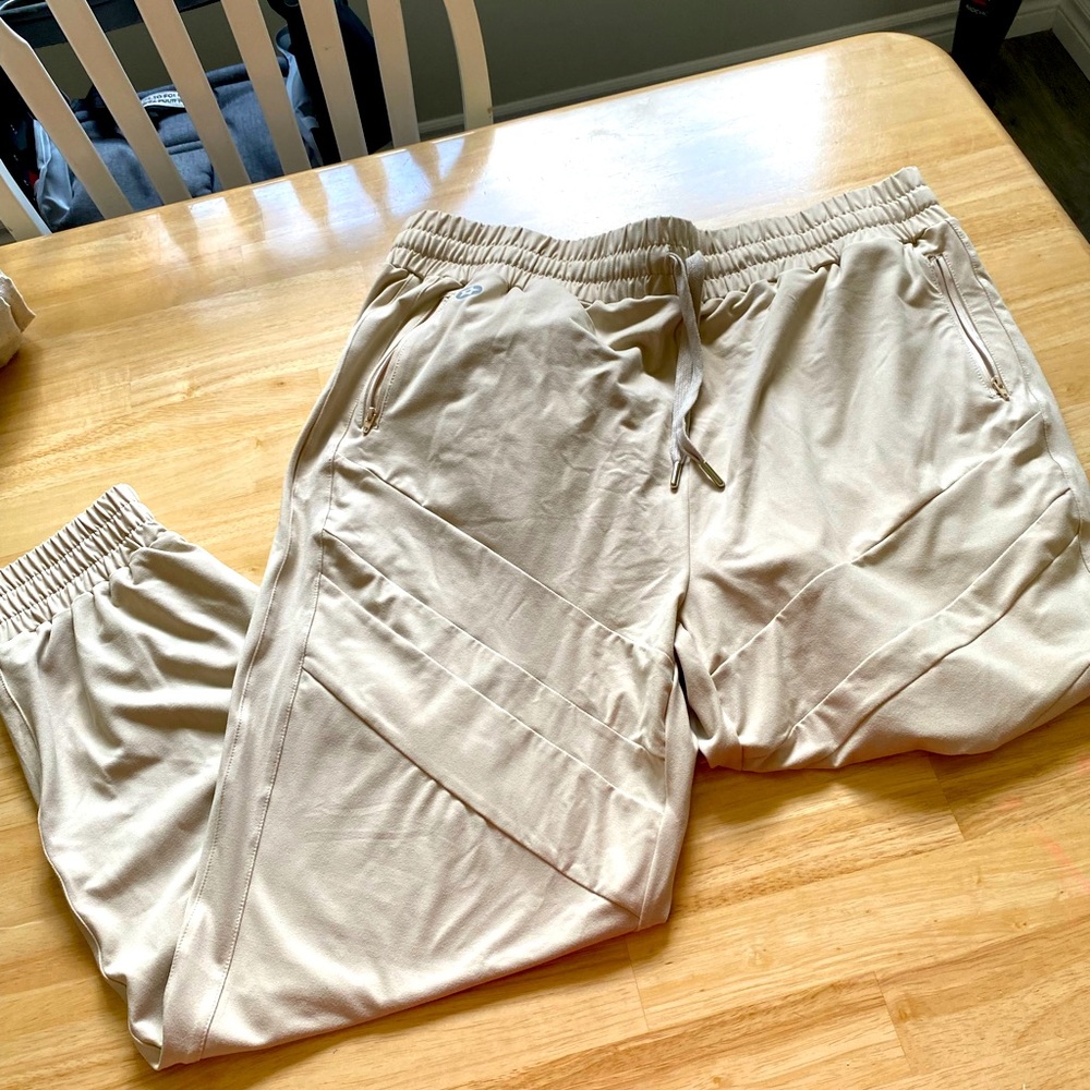 Active booty oatmeal joggers
